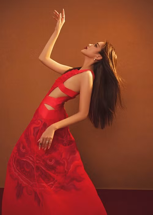 2 năm qua, Đỗ Thị Hà cũng là gương mặt yêu thích của nhiều nhãn hàng, thương hiệu.