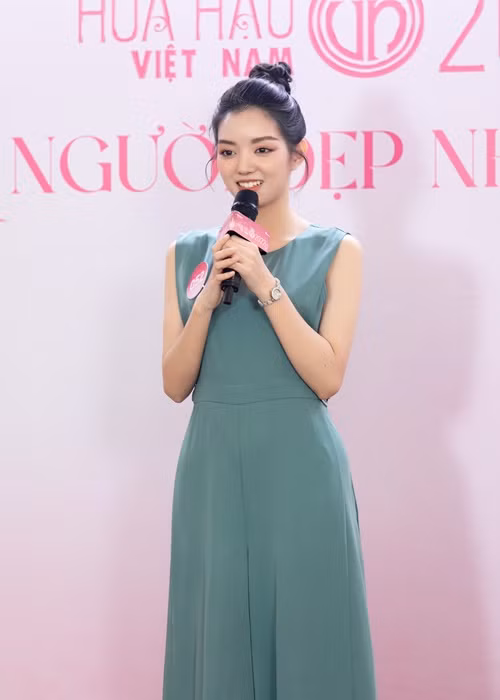 Ngoài ra, ở cuộc thi cũng xuất hiện nhiều thí sinh có thành tích nổi bật khi có hai lần lọt top các phần thi phụ Hoa hậu Việt Nam 2022. Trần Lê Mai Chi (trong ảnh) vào top 3 Người đẹp thời trang và top 18 Người đẹp nhân ái. Nguyễn Ngọc Mai lọt top 18 Người đẹp nhân ái và top 3 Người đẹp truyền thông. Lê Nguyễn Ngọc Hằng vào top 3 Người đẹp thể thao và Top 18 Người đẹp nhân ái. Hồ Thị Yến Nhi có thành tích nổi bật với top 3 Người đẹp thời trang và top 18 Người đẹp nhân ái. Hoàng Hương Giang lọt vào top 3 Người đẹp tài năng và top 18 Người đẹp nhân ái.