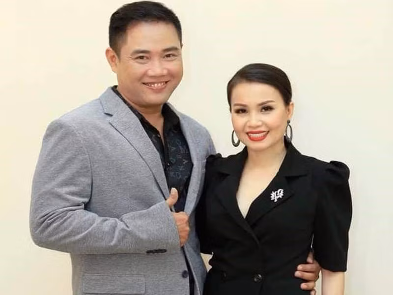 Năm 2020, trong thời gian nghỉ dịch, Minh Vy muốn thực hiện một sản phẩm đặc biệt dành tặng cho Cẩm Ly. Cuối cùng, chồng Cẩm Ly kết hợp ghi hình nhiều ca khúc hit của vợ thành một liên khúc. Ảnh: Lao động