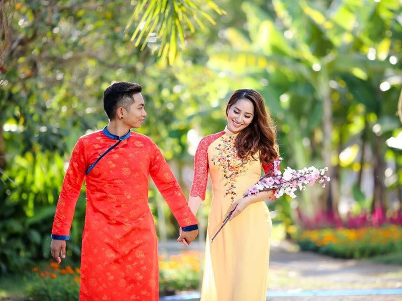 “Hồi đó, công việc trước và sau khi sinh, rồi sự thay đổi ngoại hình, cân nặng… khiến mình luôn suy nghĩ tiêu cực. Ai làm điều gì tốt, mình cũng chẳng bao giờ cảm nhận được. Thêm nữa, khi Kubi sinh ra, mạng xã hội nhiễu loạn lắm! Nhiều bình luận công kích mình, gia đình hai bên cũng đọc được. Đến Anna thì cũng vì tôi stress mà bé sinh non nên bản thân càng thấy buồn hơn”, Khánh Thi trải lòng trong cuộc phỏng vấn với Dân Trí.