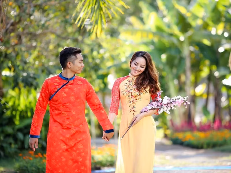 “Hồi đó, công việc trước và sau khi sinh, rồi sự thay đổi ngoại hình, cân nặng… khiến mình luôn suy nghĩ tiêu cực. Ai làm điều gì tốt, mình cũng chẳng bao giờ cảm nhận được. Thêm nữa, khi Kubi sinh ra, mạng xã hội nhiễu loạn lắm! Nhiều bình luận công kích mình, gia đình hai bên cũng đọc được. Đến Anna thì cũng vì tôi stress mà bé sinh non nên bản thân càng thấy buồn hơn”, Khánh Thi trải lòng trong cuộc phỏng vấn với Dân Trí.