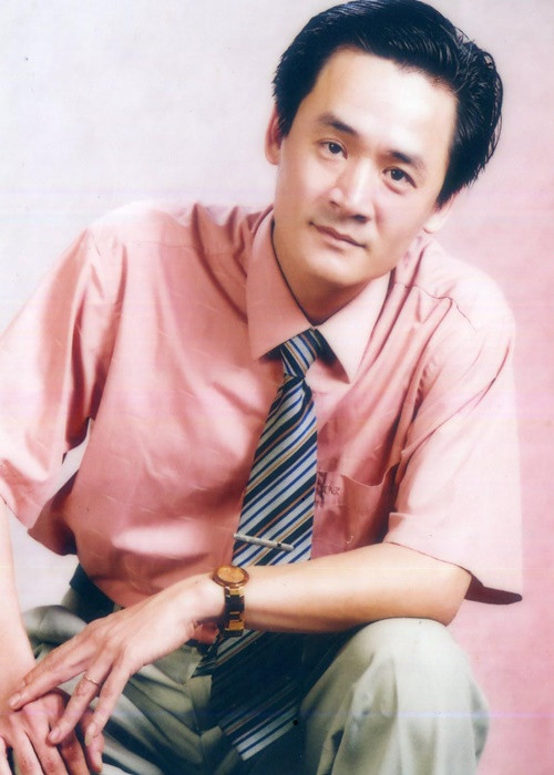 Thanh Dương sinh ra trong một gia đình theo nghệ thuật. Bố của anh là đạo diễn, nghệ sĩ Hoàng Thanh Giang.