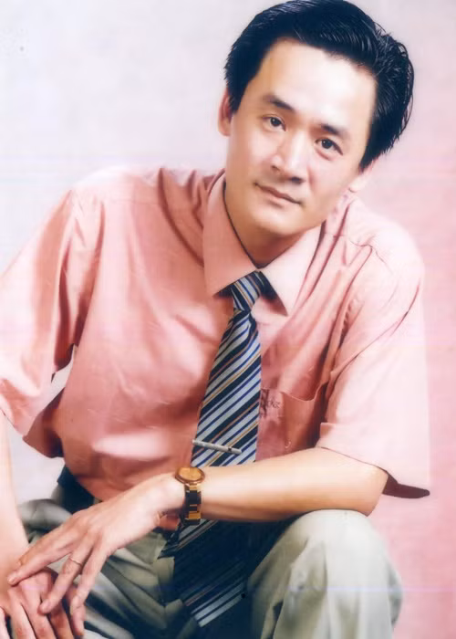 Thanh Dương sinh ra trong một gia đình theo nghệ thuật. Bố của anh là đạo diễn, nghệ sĩ Hoàng Thanh Giang.