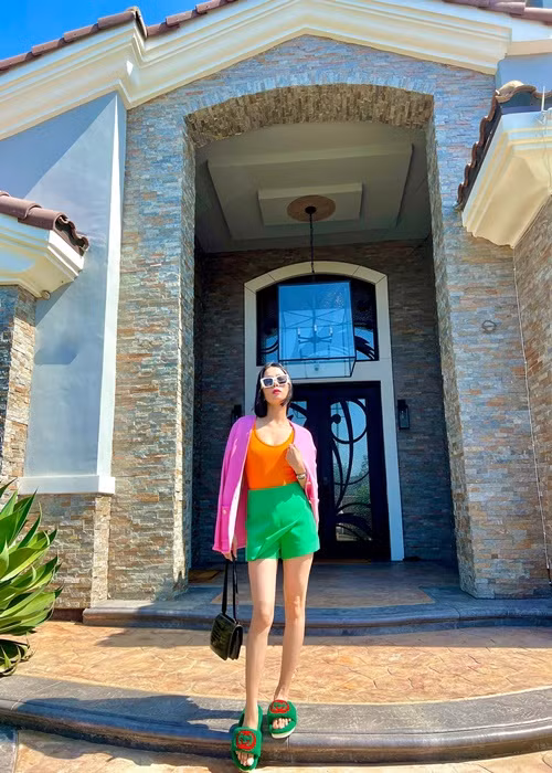 Khi sang Mỹ, Lệ Quyên ở căn biệt thự có diện tích 400m2. Ảnh: FBNV