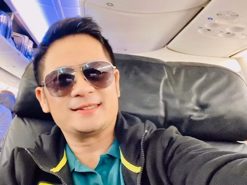 Theo nguồn tin riêng của Arttimes, bạn gái Bằng Kiều thuộc thế hệ 9x, tức kém nam ca sĩ gần 20 tuổi. Cô xinh đẹp, tài năng, kinh doanh về lĩnh vực làm đẹp tại Hà Nội. Ảnh: FBNV