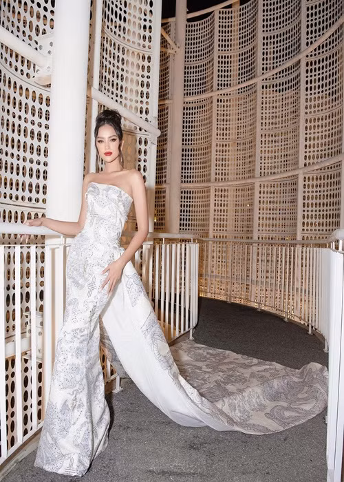 Ngọc Châu có chiều cao 1m74 và đôi chân dài 1m22. Đây là một lợi thế của đại diện Việt Nam tại đấu trường nhan sắc quốc tế. Ảnh: FBNV