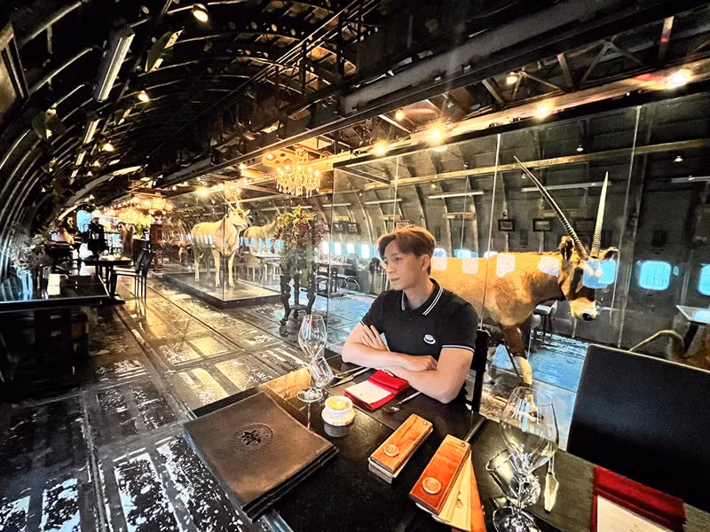 Cuộc sống giàu sang của Ngô Kiến Huy khiến nhiều người ghen tỵ. Ảnh: FBNV