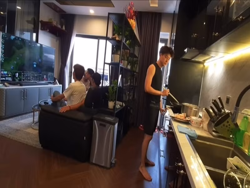 Trước penthouse, Ngô Kiến Huy sống trong căn hộ cao cấp tiền tỷ. Ảnh: Yeah1