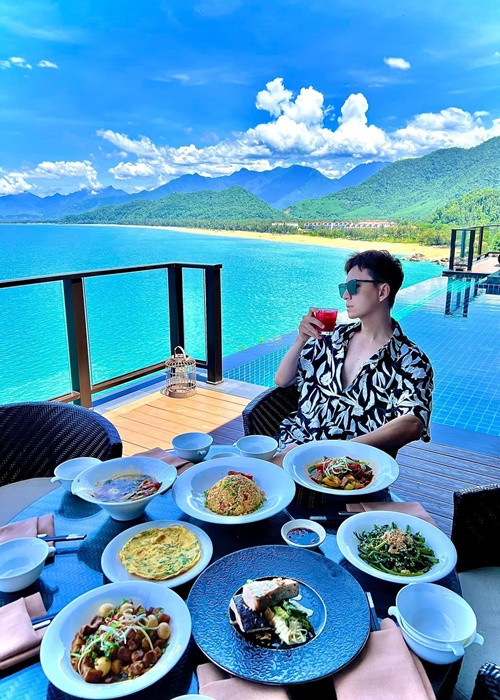 Tình cũ của Khổng Tú Quỳnh thường du lịch sang chảnh. Ảnh: FBNV