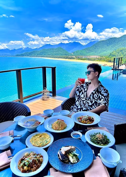 Tình cũ của Khổng Tú Quỳnh thường du lịch sang chảnh. Ảnh: FBNV