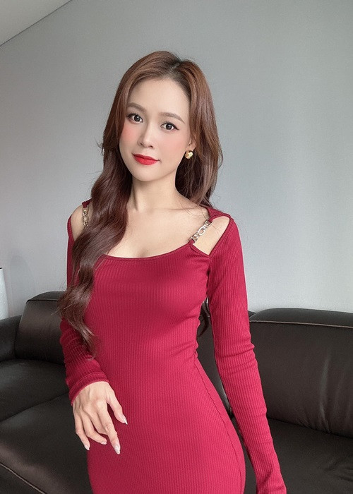 Theo Sam, lúc mới gặp nhau, cô tưởng bạn trai là bạch mã hoàng tử của đời mình. Đến khi ở bên nhau Sam mới nhận ra có quá nhiều sự khác biệt. Sam là người cứng đầu, luôn cho mình đúng, bày bừa, luộm thuộm, còn tính bạn trai gia trưởng, muốn mọi việc của cô phải theo ý mình, ưa sạch sẽ, cẩn thận. Ảnh: FBNV