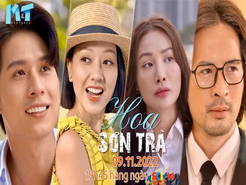 Trong bộ phim "Hoa sơn trà", Yaya Trương Nhi đảm nhận vai nữ chính Trà còn Băng Di (váy vàng) vào vai phản diện Tiên. Trên màn ảnh, hai mỹ nhân Việt cùng yêu Nam Khánh (ngoài cùng bên trái do Trương Minh Thảo đóng).