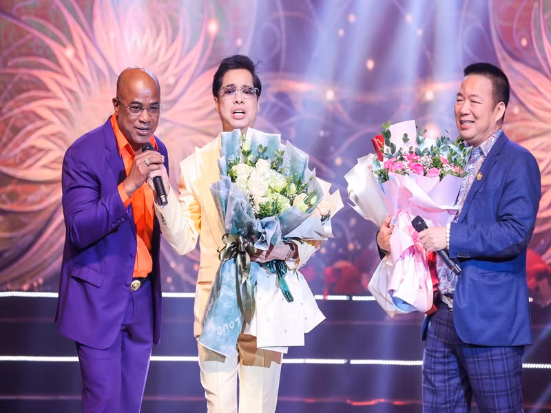 Góp phần vào sự thành công của đêm nhạc “Tình phụ tử” không thể không kể đến các màn trình diễn của các ca sĩ: Phong Thiên, Hoàng Châu, Randy, S-Quang Ngọc.