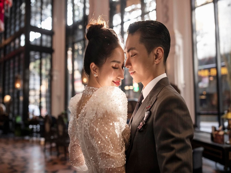 Đám cưới Khánh Thi và loạt sao Việt năm 2022, ai hoành tráng nhất? - Hình 3 Dam cuoi Khanh Thi va loat sao Viet nam 2022, ai hoanh trang nhat?-Hinh-3