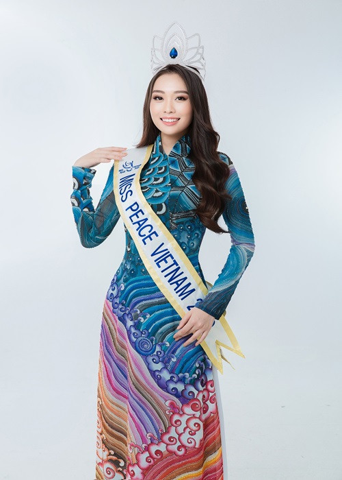 Trần Thị Ban Mai đăng quang Miss Peace Vietnam 2022. Cô cao 1m75, có số đo 3 vòng 84-62-92cm. Ảnh: BTC