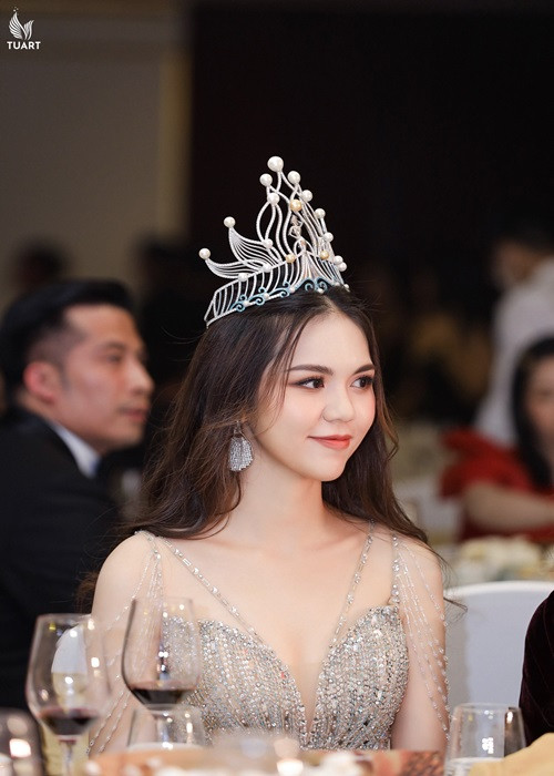 Lương Kỳ Duyên đăng quang Hoa hậu Du lịch Việt Nam 2022. Người đẹp đến từ Thái Bình cao 1m72, có số đo 3 vòng 77-62-92 cm. Ảnh: BTC