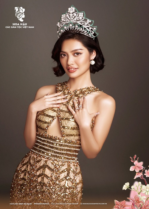Nông Thúy Hằng giành vương miện Hoa hậu các Dân tộc Việt Nam 2022. Cô cao 1m71, có số đo ba vòng 87-62-91cm. Ảnh: FBNV