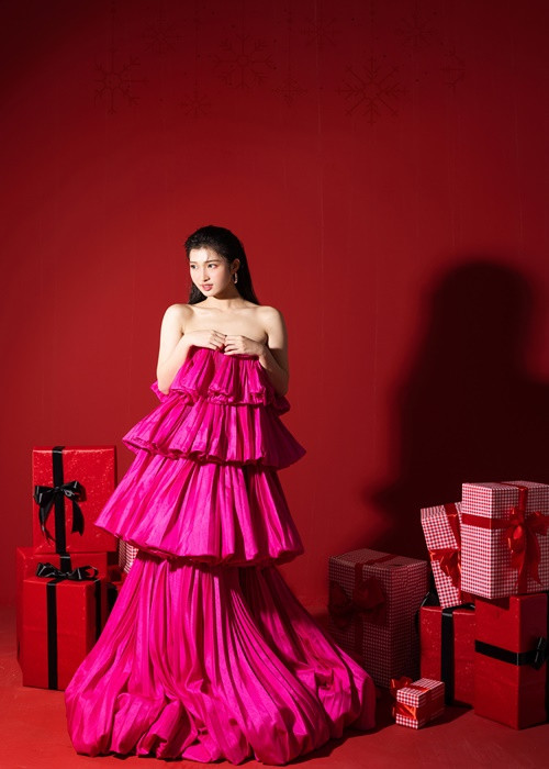 Gần nhất, nàng hậu kết hợp với nam ca sĩ Isaac trong MV mới hứa hẹn sẽ mang đến nhiều điều thú vị.