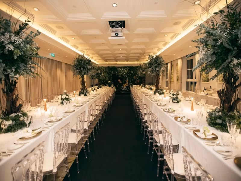 Duong My Linh xinh dep, rang ngoi trong dam cuoi