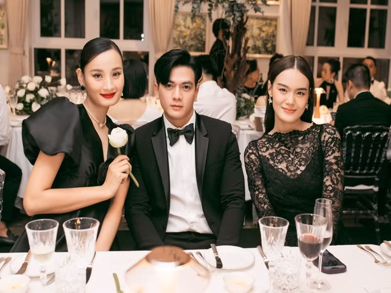 Các người mẫu Lê Thúy, Lê Xuân Tiền cũng dự tiệc cưới của Dương Mỹ Linh. Ảnh: Zing