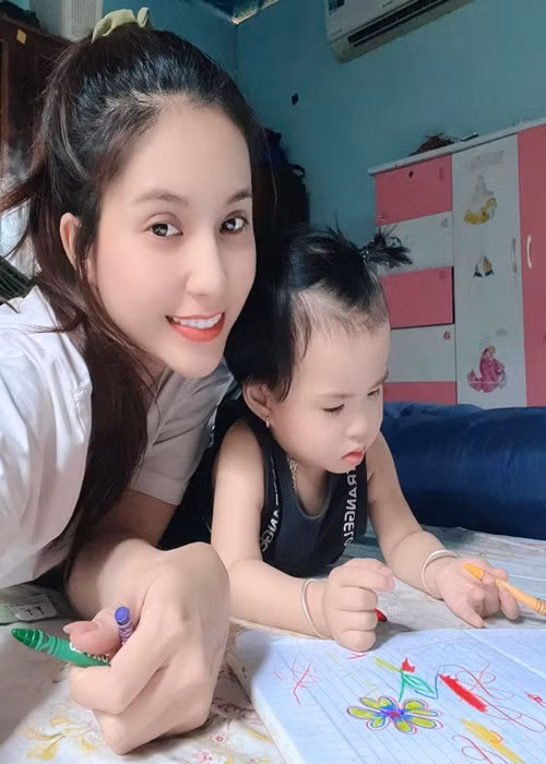 Về trách nhiệm của Jack với con chung, Thiên An từng cho biết, gia đình nam ca sĩ chu cấp 5 triệu đồng mỗi tháng.