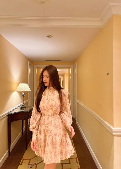 Bên cạnh đó, Thiên An vẫn đi làm dù bầu bí. “Ngoài làm người mẫu, em làm thêm thực tập sales để có thêm nguồn tiền khác. Đến tháng thứ 4 bụng lộ rõ không mặc được những chiếc váy ôm, em không nhận làm mẫu nữa”, cô chia sẻ.