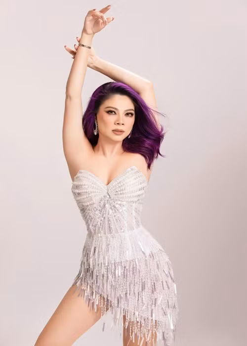 “Bởi tôi biết giá trị của mình, minh chứng là lịch diễn dày đặc, đủ để khiến tôi hài lòng và hạnh phúc. Hiện tôi đã kín lịch diễn đến tháng 4 năm sau, cả ở Việt Nam lẫn Mỹ”, Thanh Thảo chia sẻ hồi tháng 11/2022. Ảnh: FBNV