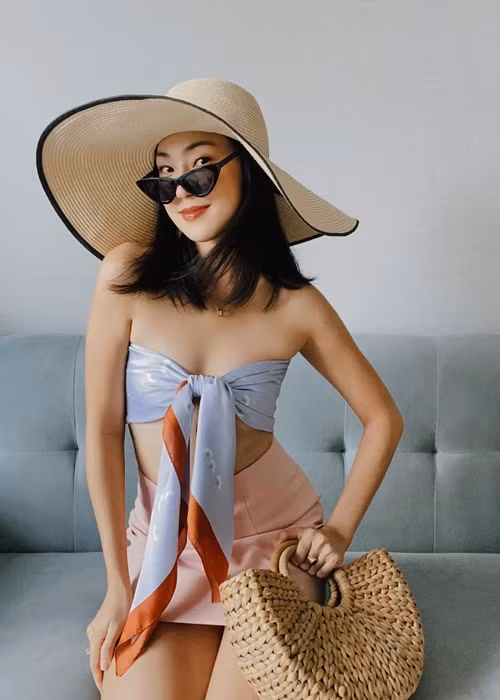 Nhan sắc của Misoa Kim Anh gây ấn tượng. Cô sở hữu gương mặt xinh đẹp cùng vóc dáng gợi cảm.