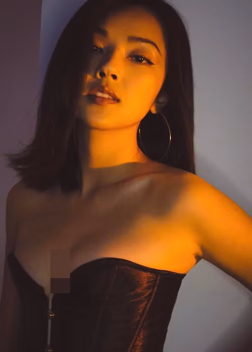 Mới đây, cư dân mạng xôn xao thông tin MC Misoa Kim Anh bị bạn trai đánh khi cả hai xảy ra tranh cãi vì nữ MC phát hiện người yêu nhắn tin với một cô gái và yêu cầu người yêu giải thích.