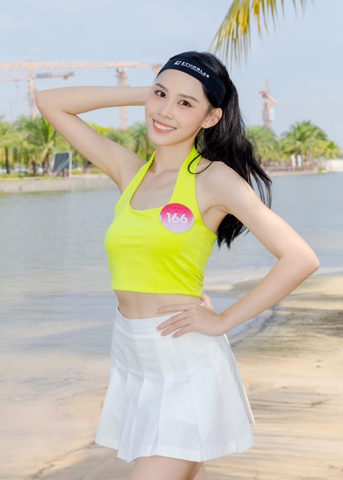 Người đẹp còn chiếm được thiện cảm của người đối diện bởi nụ cười tỏa nắng. Ảnh: BTC