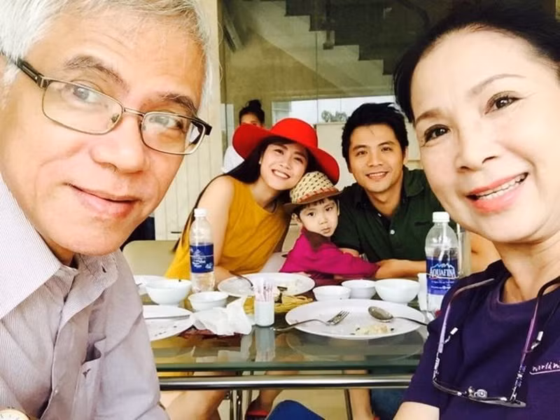 Con trai Kim Xuân đã lập gia đình. Vợ Huy Luân là MC Thanh Phương. Ảnh: Bestie