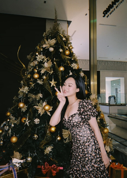 Á hậu 1 cuộc thi Hoa hậu Việt Nam 2022 Trịnh Thùy Linh cũng có nhan sắc đời thường đầy mê hoặc.