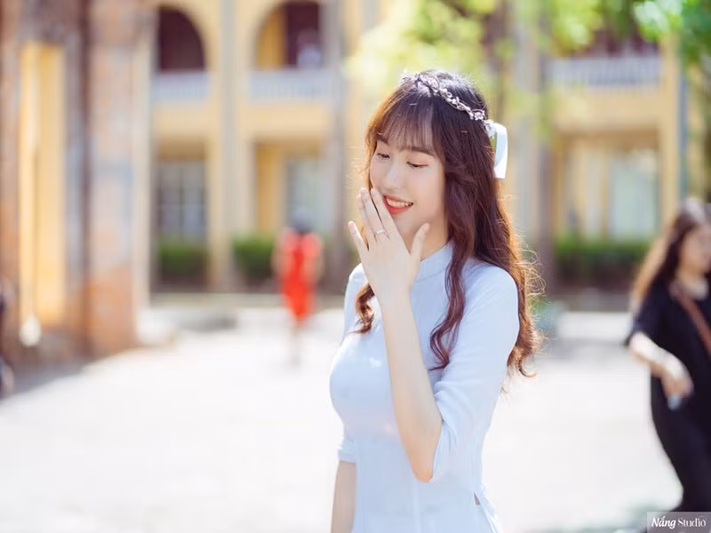 Người đẹp khoe vẻ đẹp dịu dàng trong tà áo dài cách đây ít năm.