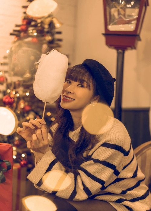 Bà xã của Quốc Khánh ngày càng đẹp mặn mà sau 3 lần sinh nở.