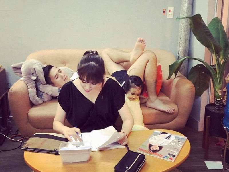 Ngoài công việc ở đài truyền hình, nửa kia của BTV Quốc Khánh còn kinh doanh ăn uống.