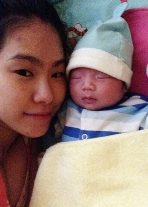 Hình ảnh hiếm hoi của con gái Lương Bích Hữu do Khánh Đơn chia sẻ cách đây 7 năm. Ảnh: Zing