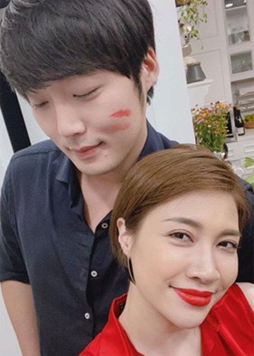 Pha Lê tuyên bố chia tay chồng vào đầu năm 2022. Tuy nhiên, thực tế, cả hai chưa chính thức ly hôn. Mãi đến mới đây, Pha Lê mới thú nhận chuyện này.