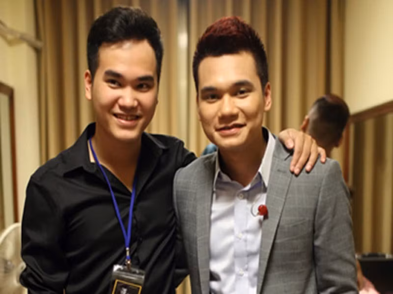 Khắc Hưng - Khắc Việt cũng là cặp anh em tài năng của làng giải trí Việt. Năm 2005, cả hai thi đỗ vào Nhạc viện Hà Nội (Học viện Âm nhạc Quốc gia). Trong khi Khắc Việt chọn khoa Thanh nhạc, Khắc Hưng vào khoa Keyboard. Ảnh: VTV