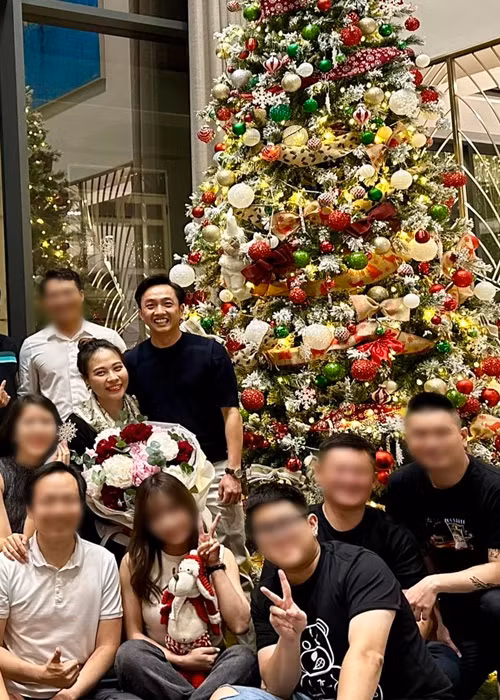 Dam Thu Trang hon Cuong Do la trong ngay sinh nhat