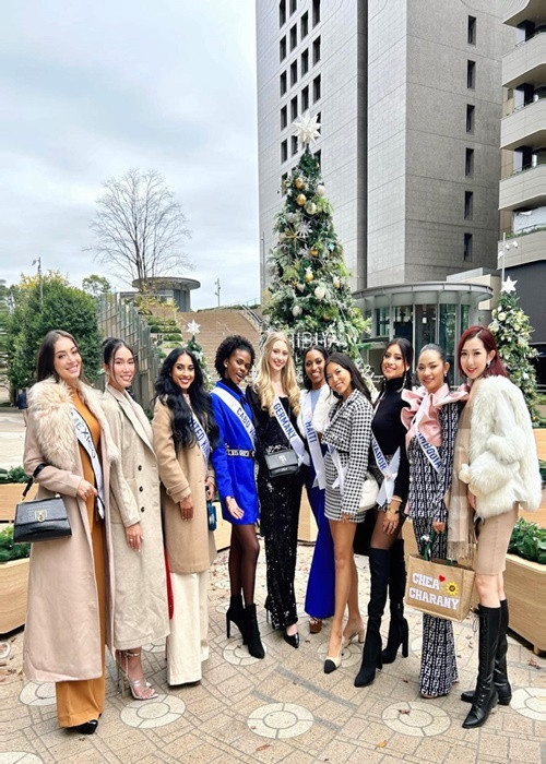 Đại diện Việt Nam rạng rỡ trong những ngày đầu tiên nhập cuộc. Ảnh: FBNV