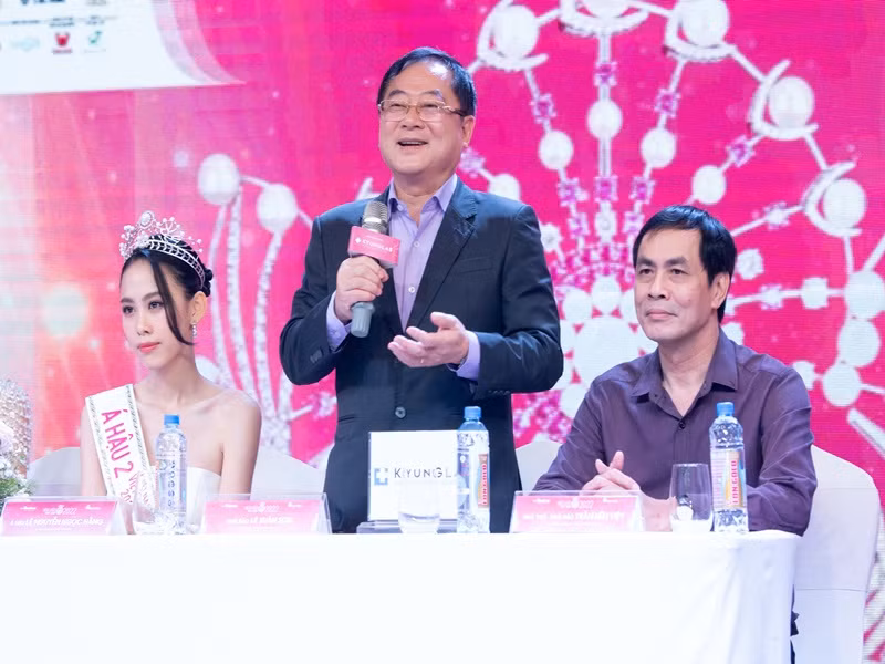 Ông Lê Xuân Sơn – trưởng ban tổ chức giải đáp việc thí sinh Trần Thị Bé Quyên không lọt top 5. Ông cho rằng để vào top sâu, các cô gái phải hoàn thiện về nhan sắc cũng như những phẩm chất bên trong. Ông cũng nhận định các thí sinh của Hoa hậu Việt Nam ngày càng giỏi.