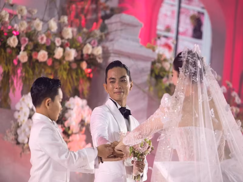 Phan Hiển bật khóc trong giây phút trọng đại.