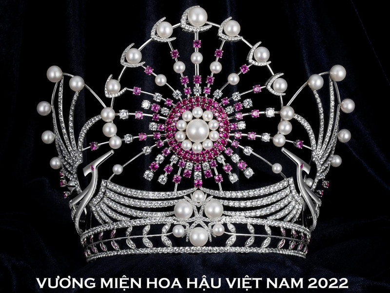 Trong buổi họp báo, ban tổ chức hé lộ vương miện “Hùng ca chim lạc” cho cô gái giành ngôi vị cao nhất của Hoa hậu Việt Nam 2022.