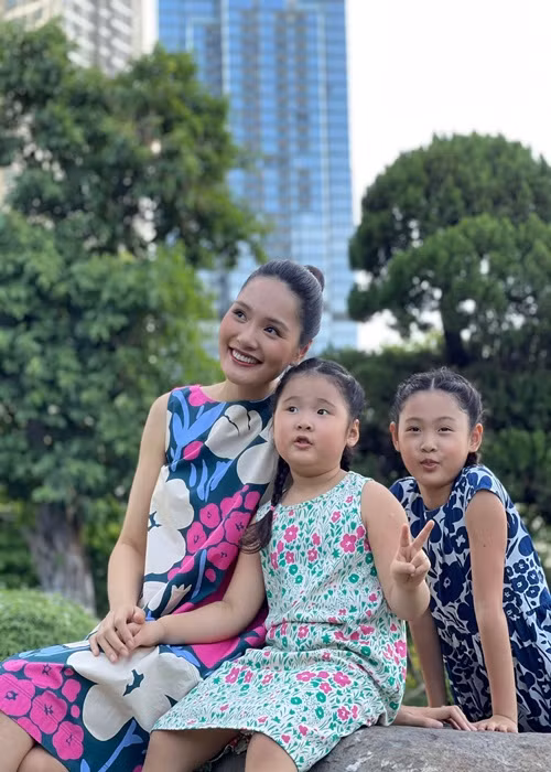 Polar lẫn Tiểu Panda đều có ý thức tự dọn dẹp sau khi chơi đồ chơi, tự giác học.