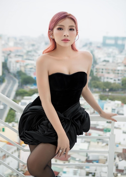 Nhiều người cho rằng khối tài sản của Khả Như không hề kém cạnh các đồng nghiệp giàu có bởi nữ diễn viên này giỏi kiếm tiền.