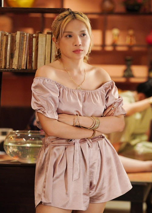 Cách đây 2 năm, trong cuộc phỏng vấn với Zing, nữ diễn viên tiết lộ, cát -sê đóng phim truyền hình của cô tăng khoảng 15 lần so với khi mới vào nghề.