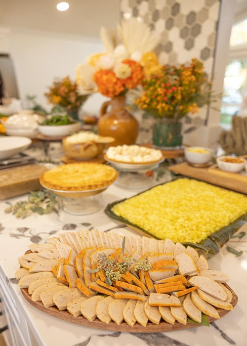 Cô dâu vốn đam mê ẩm thực và nấu ăn giỏi. Ảnh: FBNV