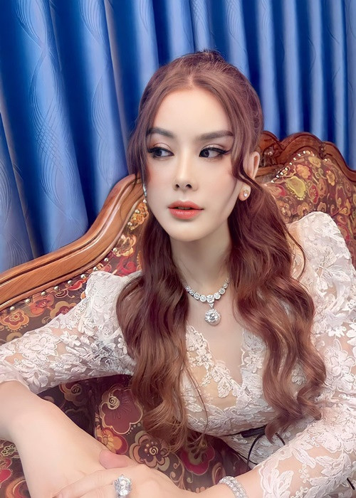 Hình ảnh Lâm Khánh Chi trẻ đẹp năm 2021.