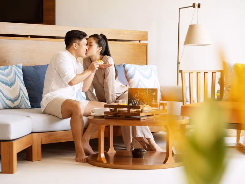 Sau đám cưới, vợ chồng Liêu Hà Trinh đi nghỉ trăng mật tại một resort sang chảnh.