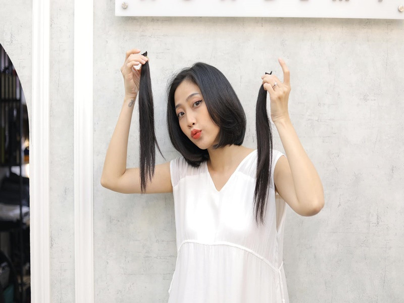 Trong vài tháng qua, Liêu Hà Trinh diện đồ giấu bụng bầu.